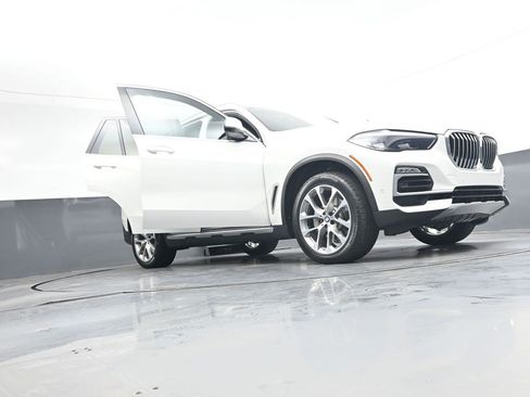 Used 2021 BMW X5 xDrive40i AWD/4WD image 38