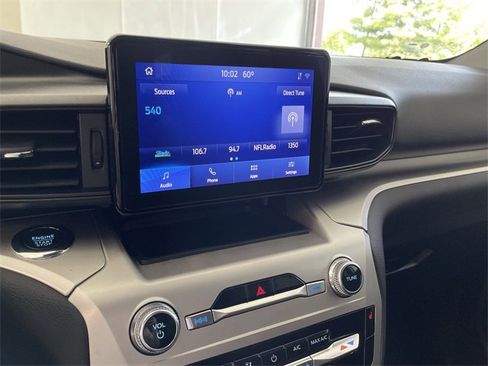 Used 2022 Ford Explorer XLT image 26