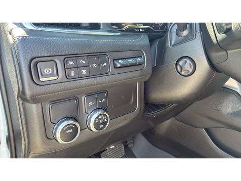 Used 2022 GMC Yukon Denali image 11