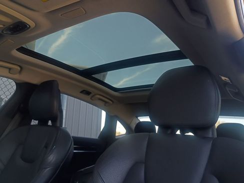 Used 2018 Volvo S90 T5 Momentum w/ Convenience Package image 7