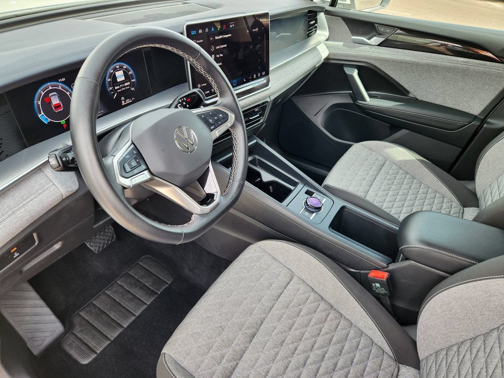 Certified 2025 Volkswagen Tiguan S AWD/4WD image 11
