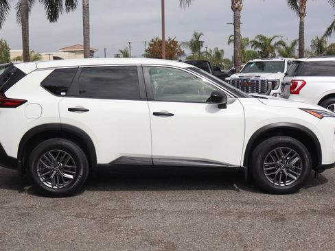Used 2023 Nissan Rogue S FWD image 10