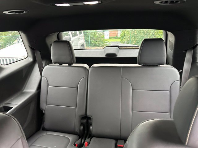 Used 2022 Chevrolet Traverse LT FWD image 11