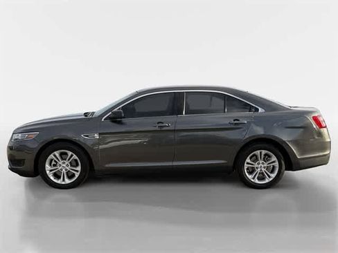 Used 2018 Ford Taurus SE image 7