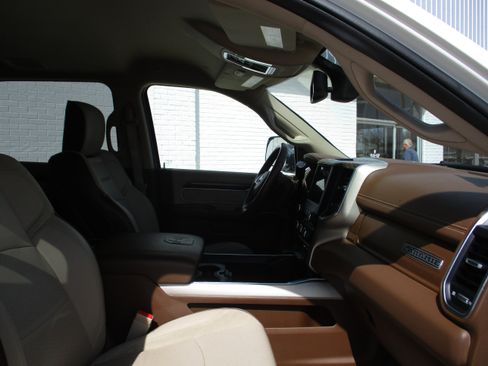 Used 2021 RAM 3500 Laramie image 30