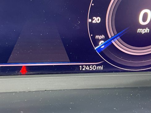 Used 2022 Volkswagen Tiguan SEL R-Line image 26