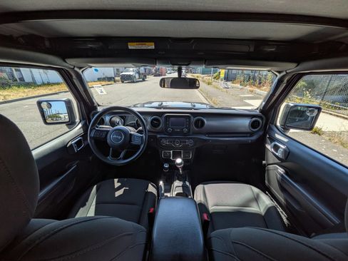 Used 2021 Jeep Gladiator Sport AWD/4WD image 10