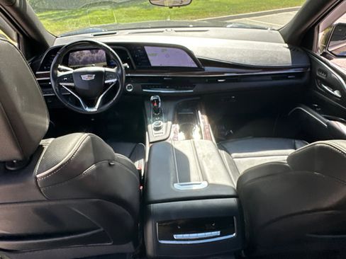 Used 2023 Cadillac Escalade ESV Premium Luxury image 15