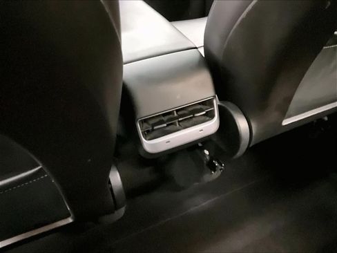 Used 2020 Tesla Model Y Long Range AWD/4WD image 38