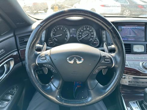 Used 2017 INFINITI Q70 3.7 w/ Technology Package image 44