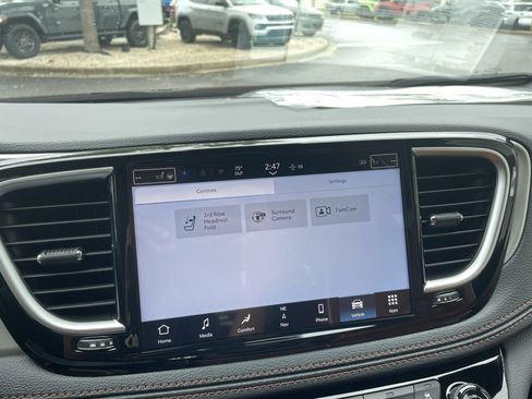 New 2026 Chrysler Pacifica Pinnacle image 27