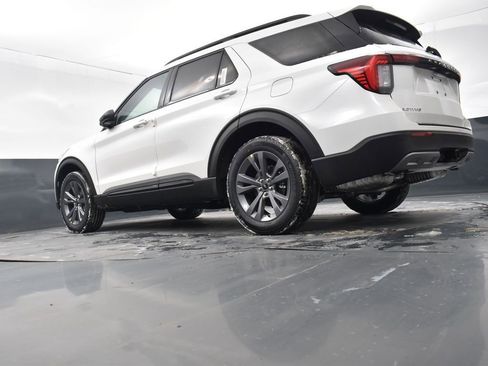 New 2026 Ford Explorer Active w/ Active Comfort Package image 15