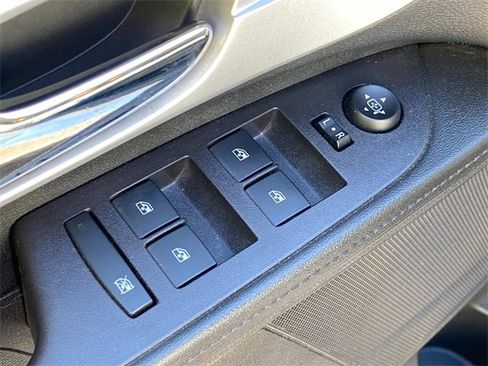 Used 2017 Chevrolet Equinox LS image 13