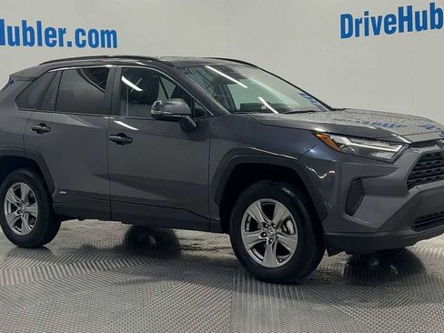 Used 2025 Toyota RAV4 XLE image 2