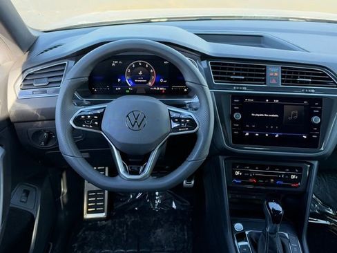 New 2024 Volkswagen Tiguan SE R-Line image 14
