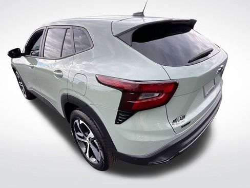 Used 2024 Chevrolet Trax RS w/ Driver Confidence Package image 21