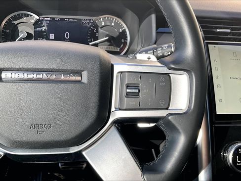 Used 2023 Land Rover Discovery S R-Dynamic image 18