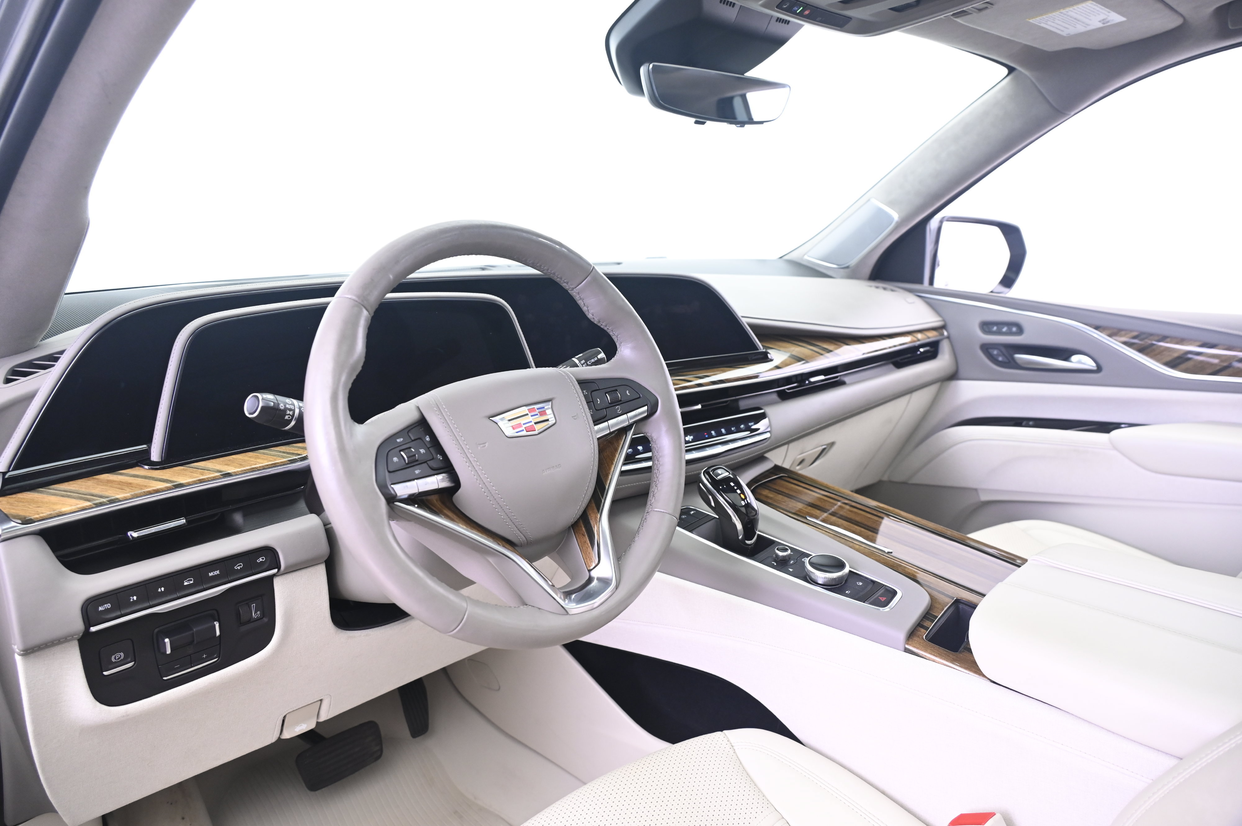 Used 2022 Cadillac Escalade ESV Premium Luxury Platinum AWD/4WD image 4