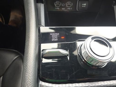 Certified 2025 Jeep Grand Cherokee L Limited w/ Black Appearance Package image 26