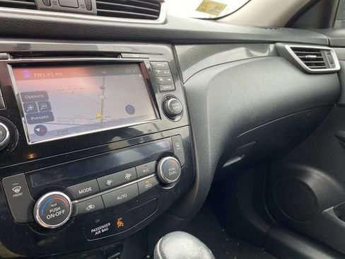 Used 2016 Nissan Rogue SL AWD/4WD image 28