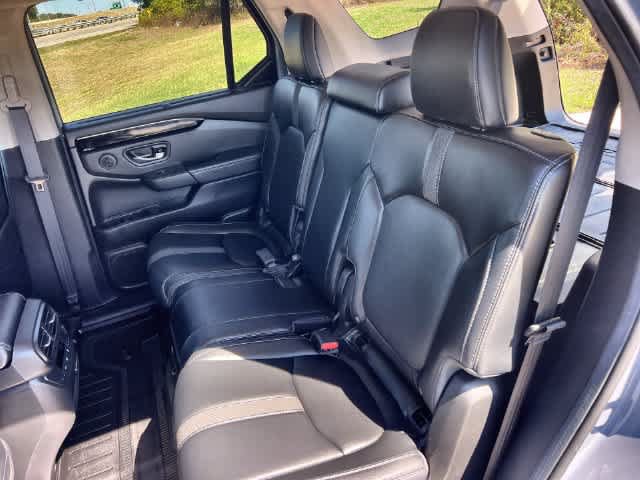 Certified 2025 Honda Pilot Touring image 14