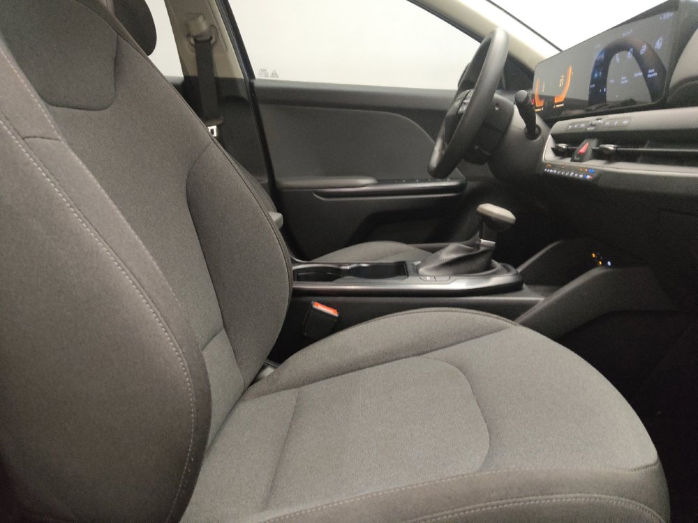 Used 2025 Kia K4 FWD image 21