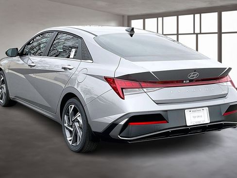 New 2026 Hyundai Elantra Limited image 3