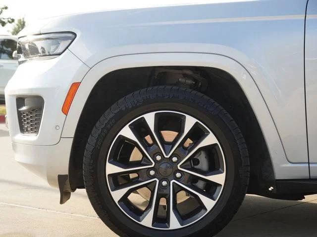 Certified 2023 Jeep Grand Cherokee L Overland w/ Luxury Tech Group IV AWD/4WD image 5