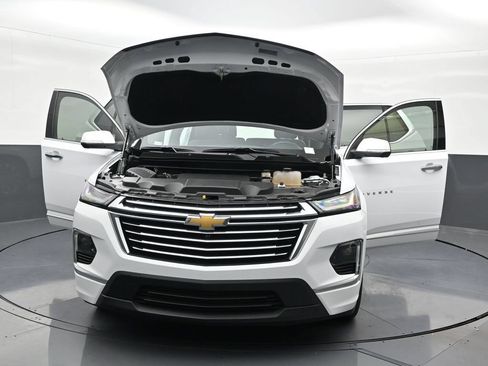 Used 2023 Chevrolet Traverse Premier FWD image 37