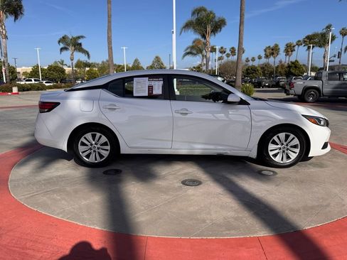 Used 2022 Nissan Sentra S w/ Trunk Package FWD image 9