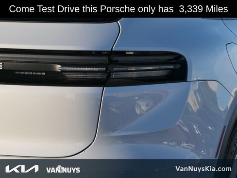 Used 2024 Porsche Macan 4 Electric image 4