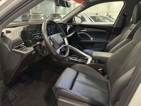 Used 2025 Audi Q5 Premium Plus w/ Premium Plus image 13