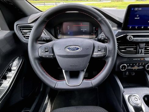 Used 2025 Ford Escape ST-Line AWD/4WD image 5
