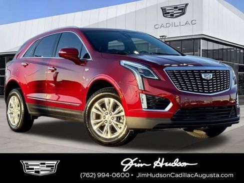 New 2025 Cadillac XT5 Luxury image 1
