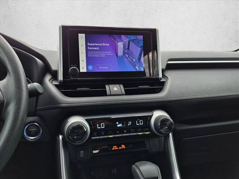 Used 2025 Toyota RAV4 XLE AWD/4WD image 14