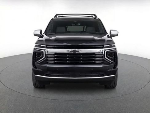 Certified 2025 Chevrolet Suburban Premier AWD/4WD image 3
