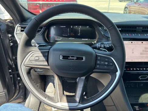 New 2026 Jeep Grand Cherokee Altitude AWD/4WD image 10