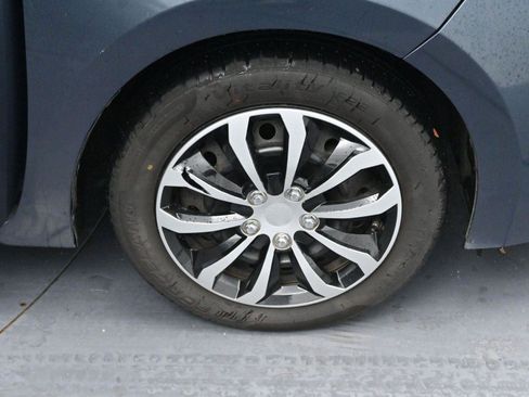 Used 2014 Toyota Corolla LE image 29