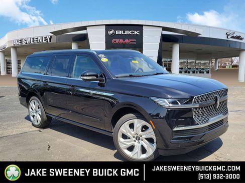 Used 2025 Lincoln Navigator L Reserve AWD/4WD image 1