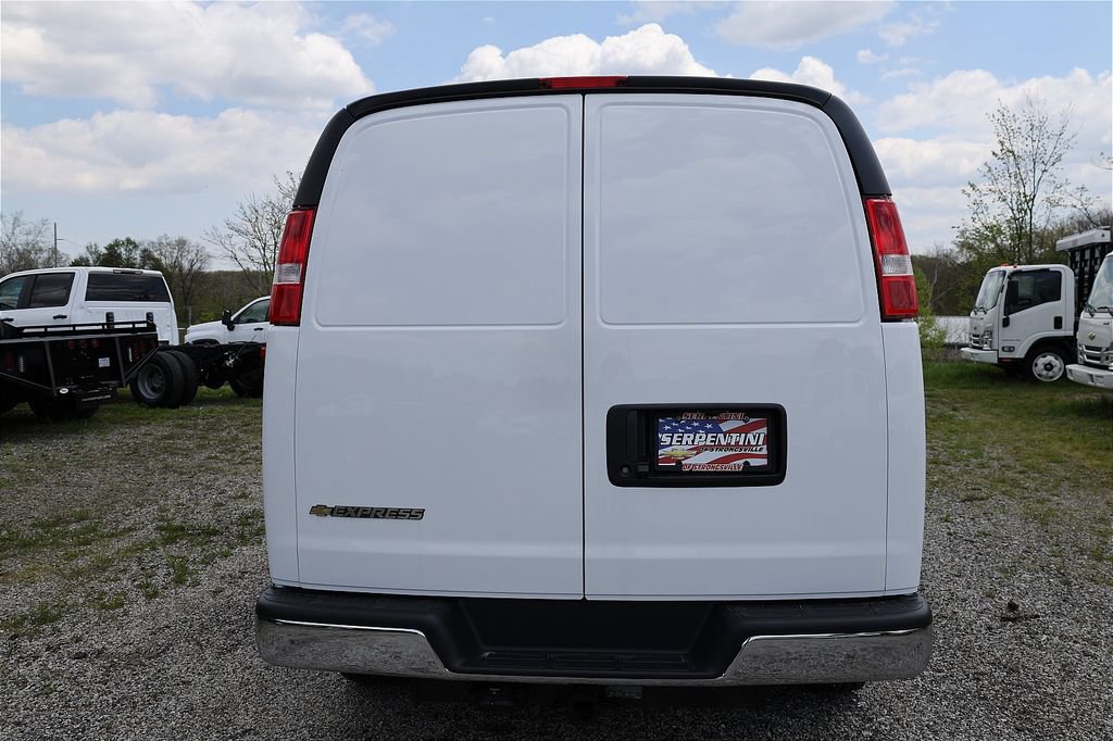 New 2026 Chevrolet Express 2500 w/ Driver Convenience Package RWD image 5