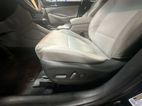 Used 2021 Hyundai Tucson SEL FWD image 18