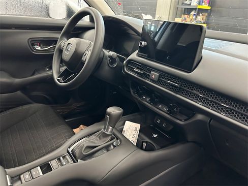 New 2026 Honda HR-V LX image 18