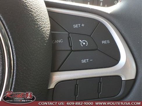 Used 2023 Jeep Renegade Trailhawk AWD/4WD image 31