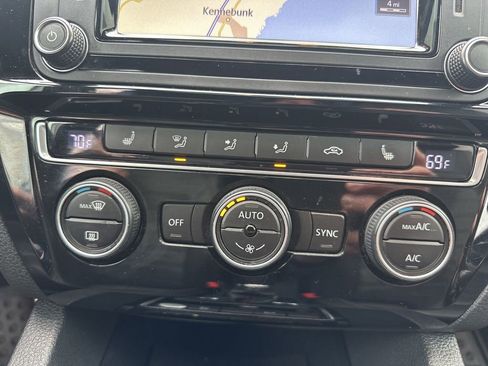 Used 2017 Volkswagen Jetta GLI image 23