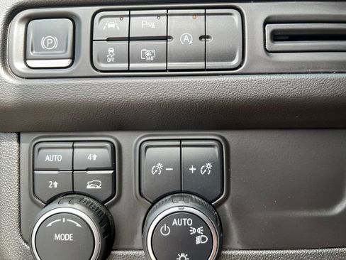 Used 2023 Chevrolet Tahoe LT w/ Luxury Package image 16