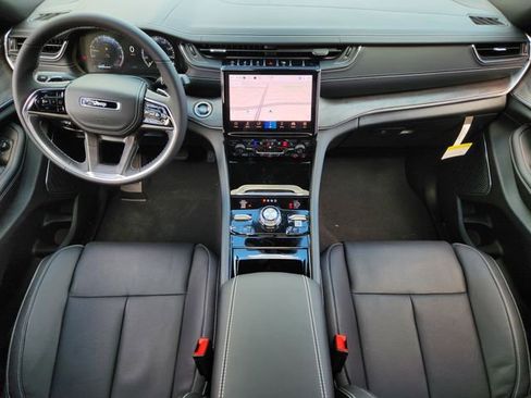 New 2025 Jeep Grand Cherokee L Overland w/ Luxury Tech Group IV image 21