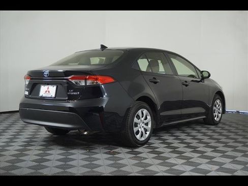 Used 2024 Toyota Corolla LE image 29