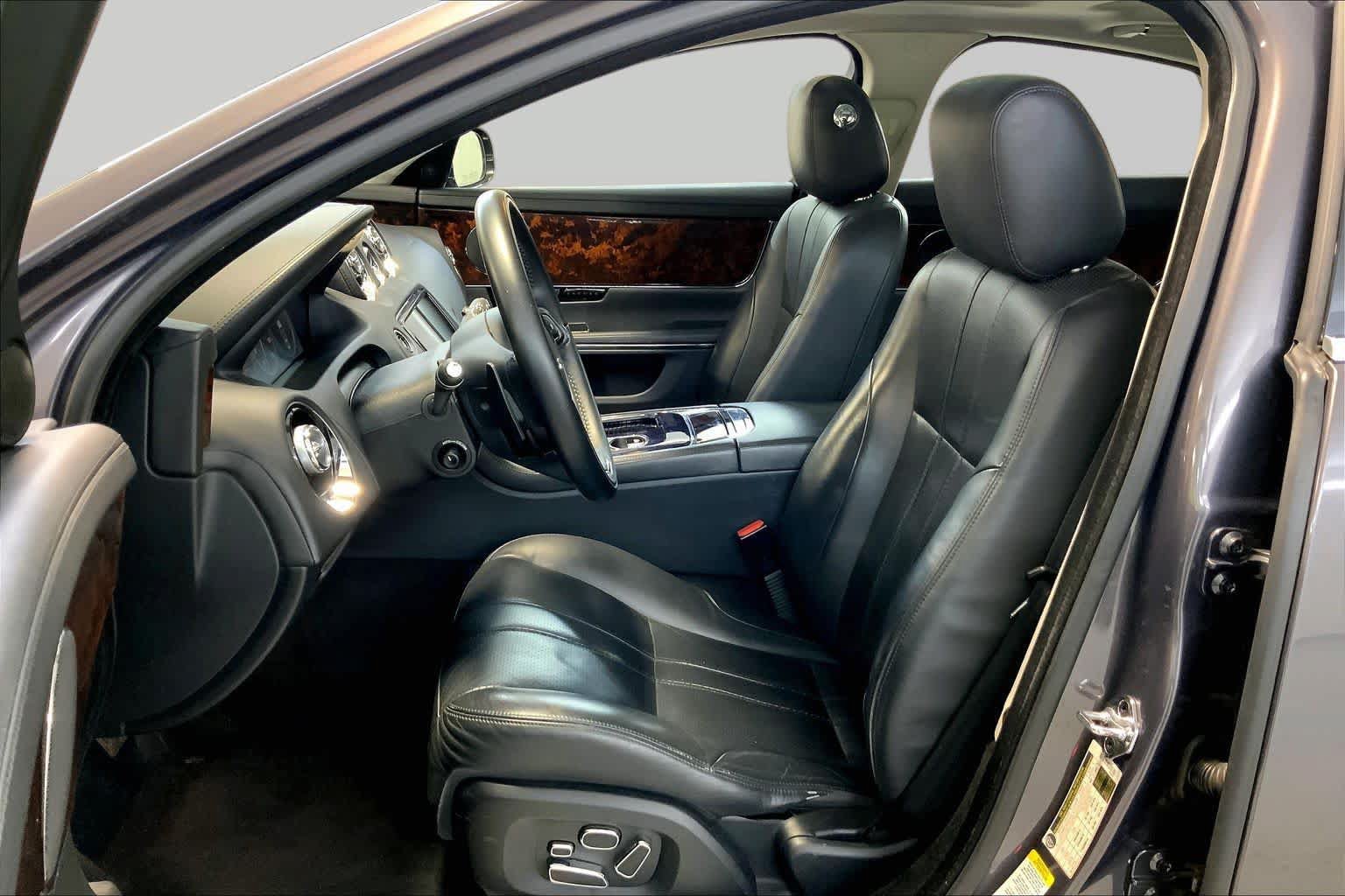 Used 2011 Jaguar XJ RWD image 7