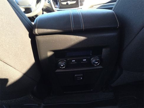 Used 2020 Chevrolet Traverse LS image 30