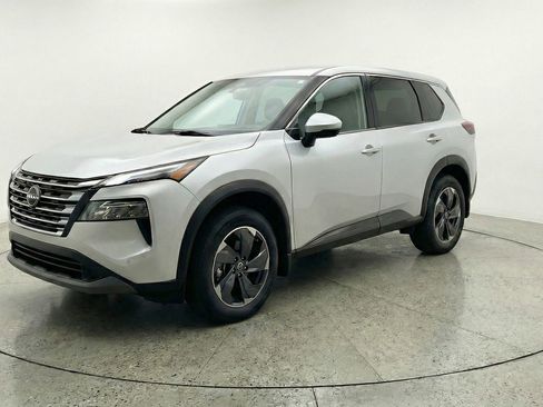 Used 2025 Nissan Rogue SV FWD image 3